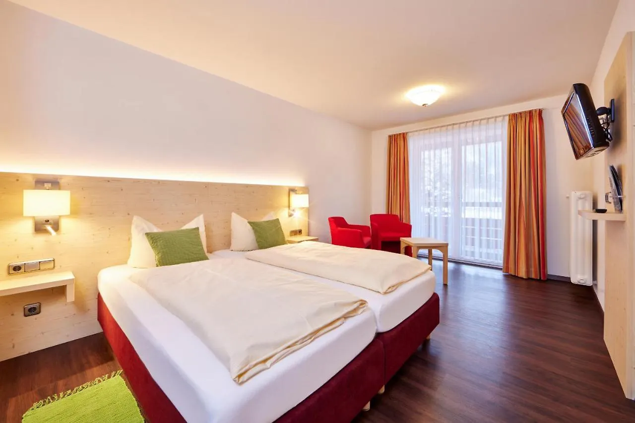 Zum Turm - Apartments Und Gaestezimmer Oberammergau