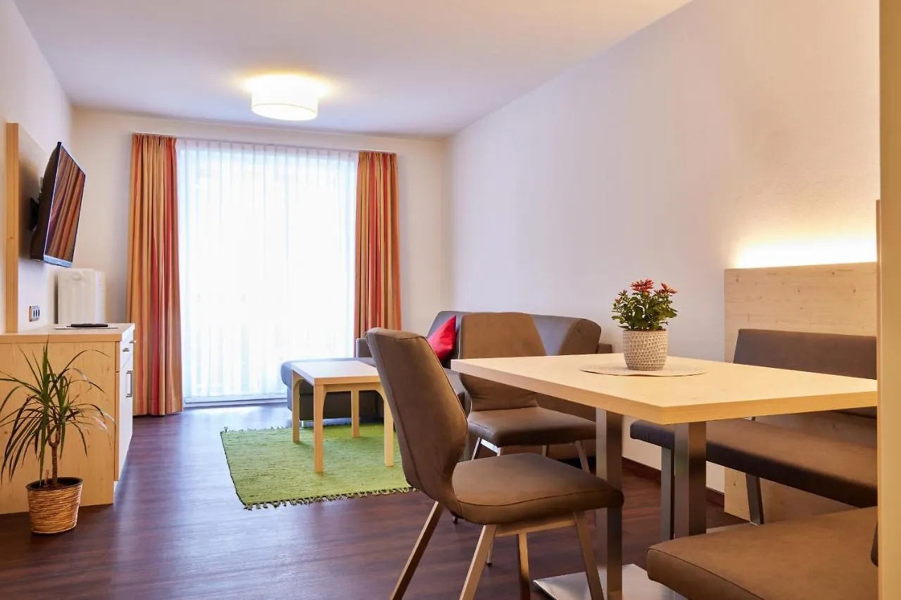 Zum Turm - Apartments Und Gaestezimmer Oberammergau