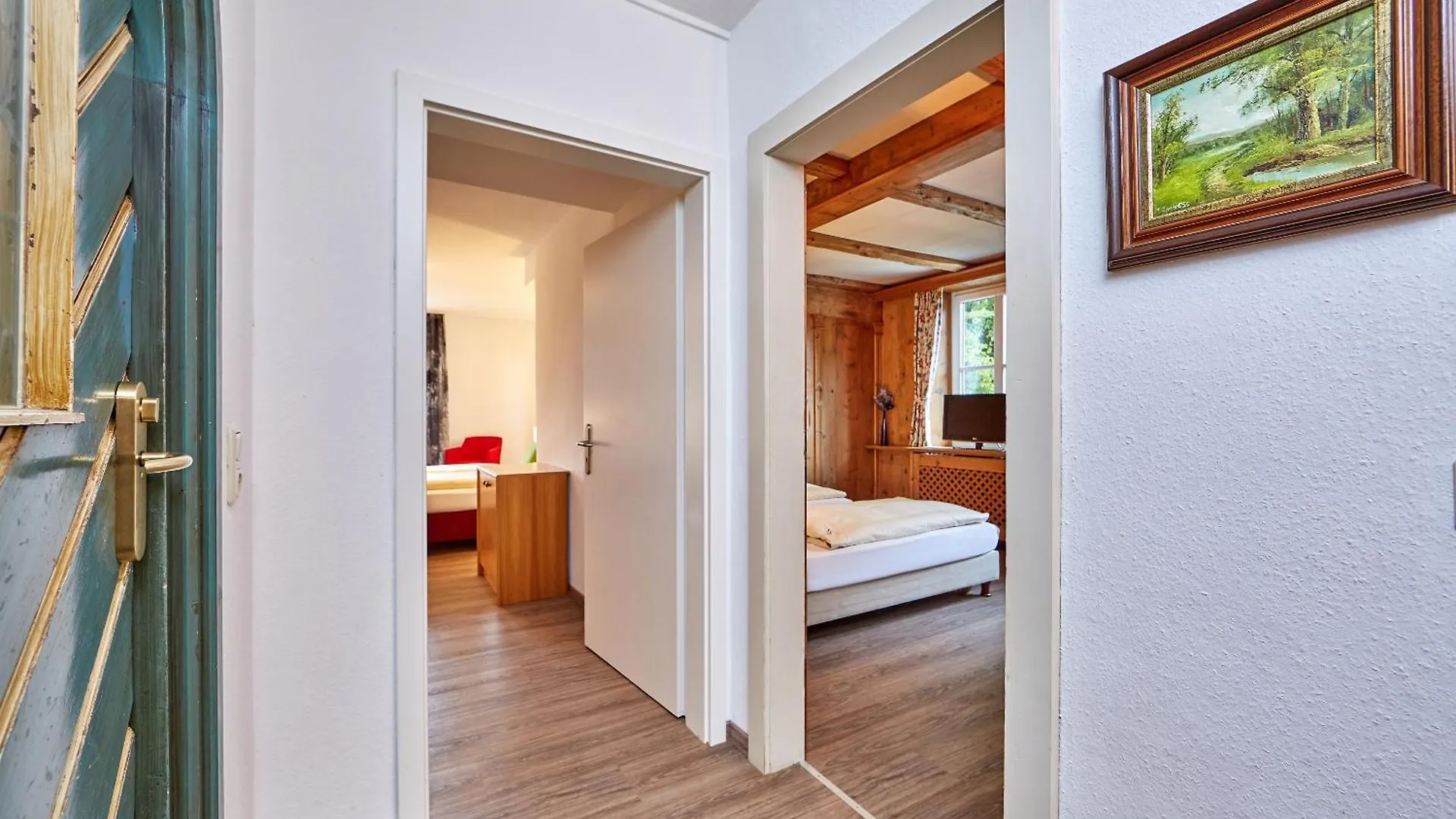 Zum Turm - Apartments Und Gaestezimmer Oberammergau