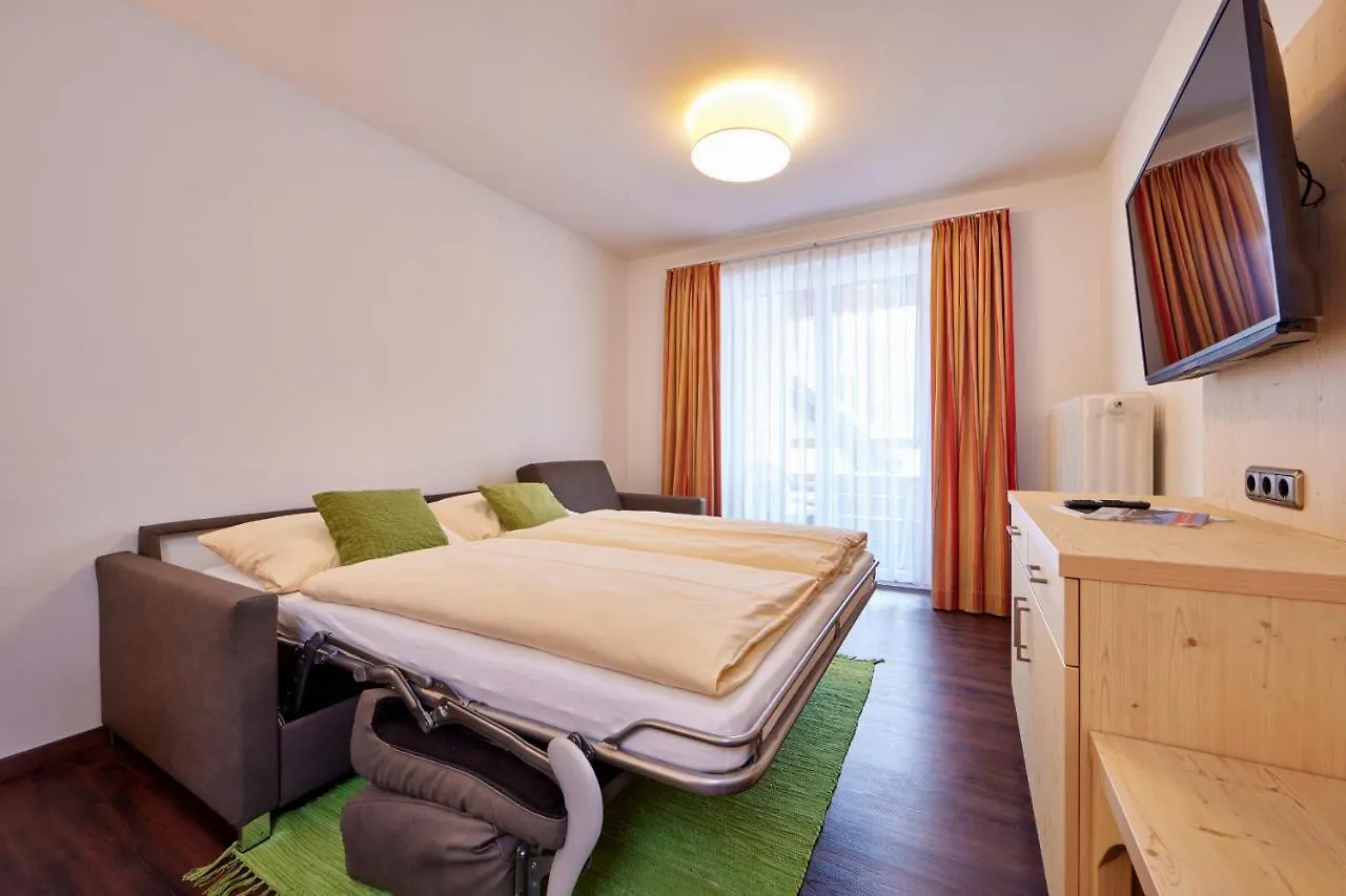 Zum Turm - Apartments Und Gaestezimmer Oberammergau