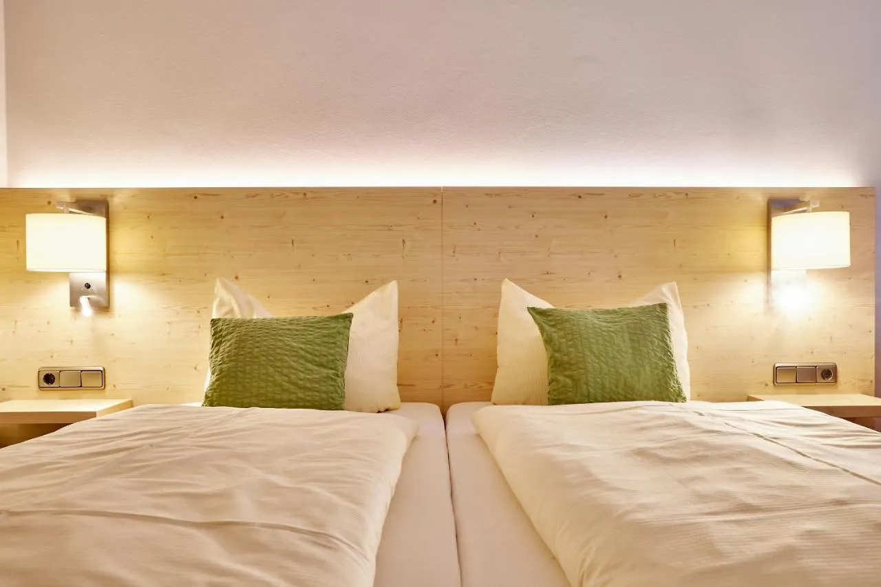 Zum Turm - Apartments Und Gaestezimmer Oberammergau